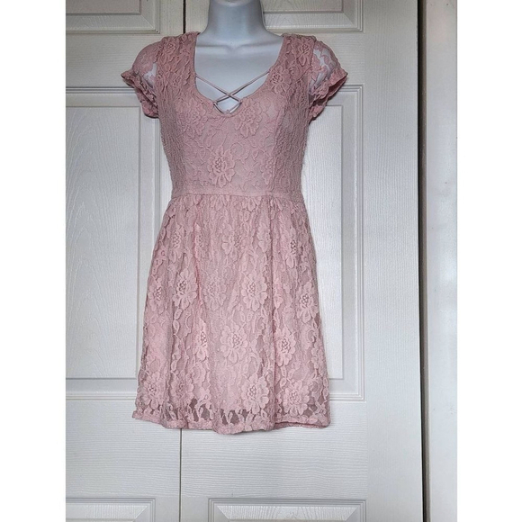 Hollister Dresses & Skirts - Hollister Pink Lace Dress